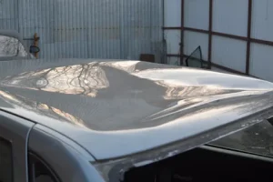 помятая крыша авто